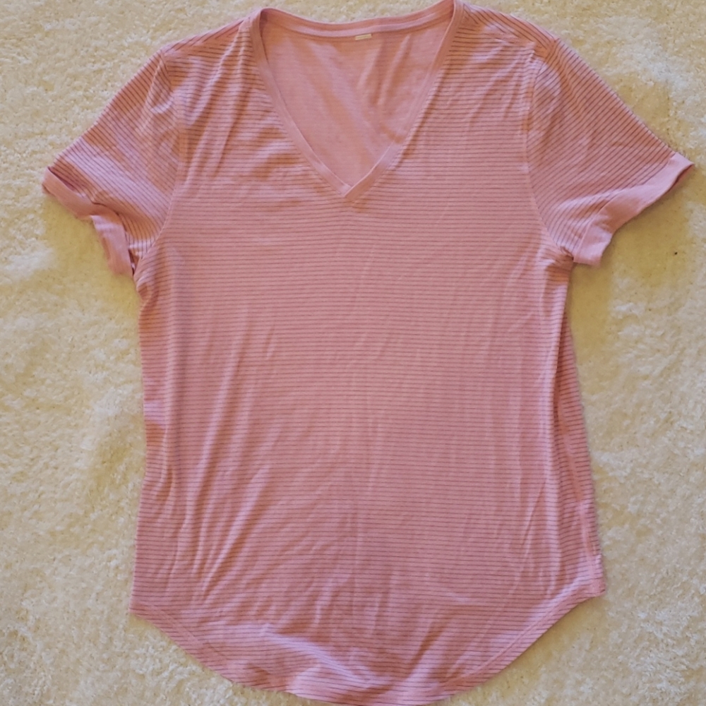 Lululemon v neck tshirt